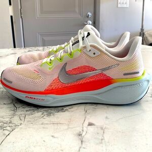 Nike Pegasus 41 Women size 8
running shoe